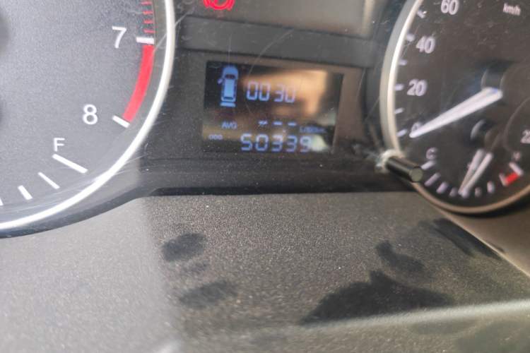 Used JAC Refine M3 2019 PLUS Maker Edition 1.8L Luxury Model Odometer Close Up