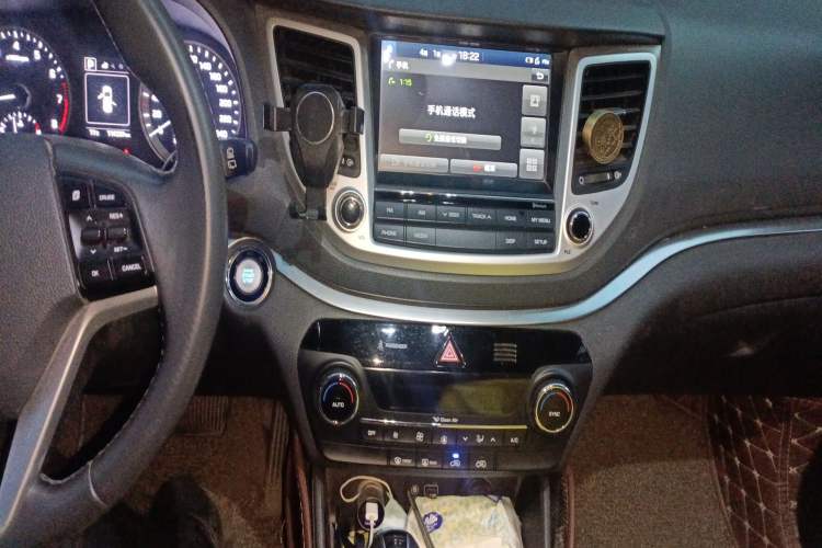 Used Hyundai Tucson 2015 1.6T Dual-Clutch Two-Wheel-Drive Smart Model
