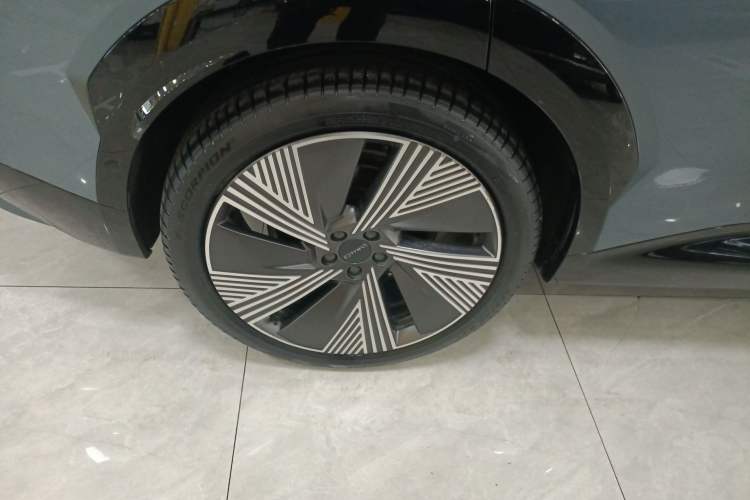 Used Lynk & Co 08 EM-P 2023 220km All-Wheel-Drive Performance Halo
