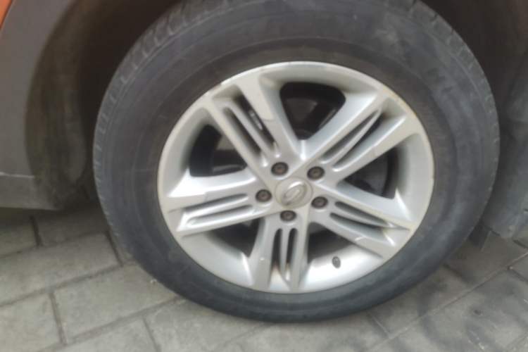 Used GAC Trumpchi GS5 2012 2.0L Automatic Two-Wheel Drive Luxury Edition Right Front Wheel Hub