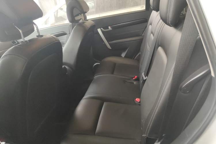Used Chevrolet Captiva 2014 2.4L Two-Wheel Drive Urban Version 7 Seats Left Rear Seat