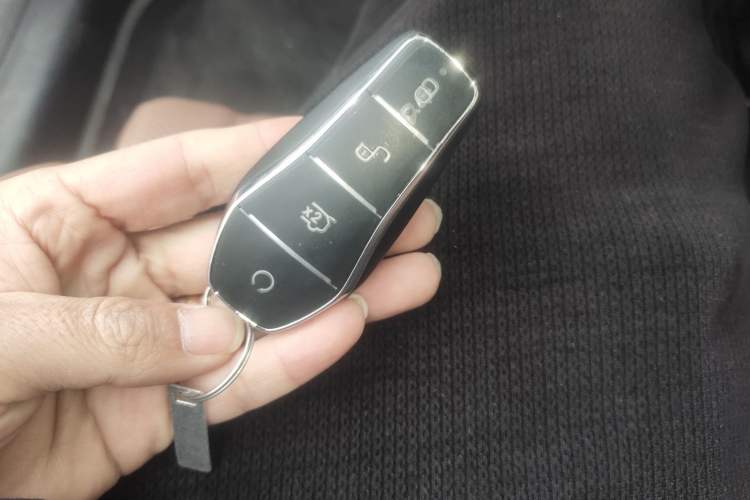 Used BYD Song L EV 2025 Intelligent Driving Version 662 km LiDAR Excellence Edition Vehicle Key