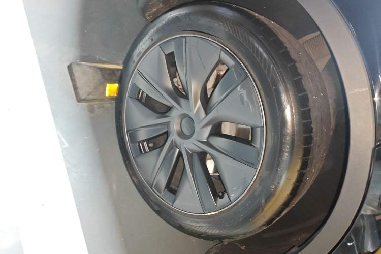 Used Tesla Model Y 2023 Rear-Wheel-Drive Version
