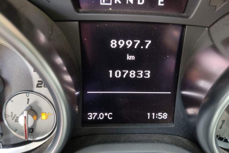 Used Mercedes-Benz SLK-Class 2011 SLK 200 Fashion Model
