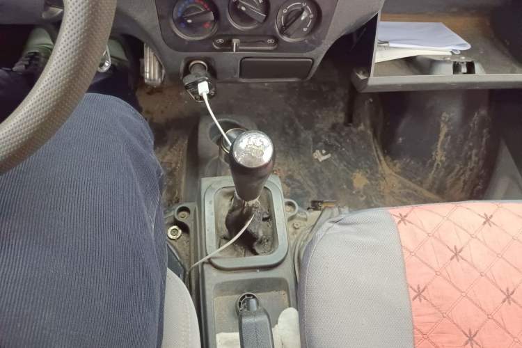 Used Dongfeng Xiaokang K07S 2016 1.2L Practical Version DK12-10 Gear Lever