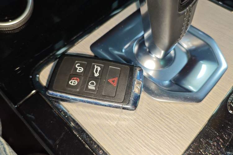 Used Land Rover Range Rover Evoque 2022 Facelifted Aurora L 249 PS R-Dynamic Luxury Edition