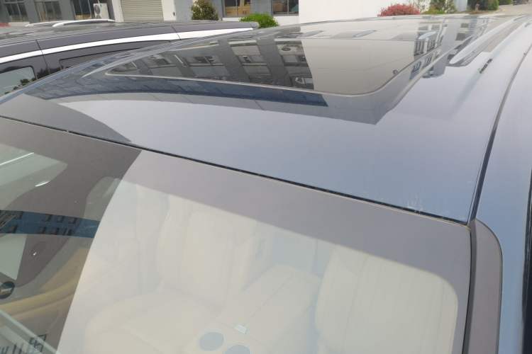 Used VOYAH Dream 2025 PHEV Four-Wheel-Drive Flagship Kunpeng Edition Roof