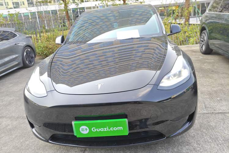 Used Tesla Model Y 2023 Rear-Wheel-Drive Version
