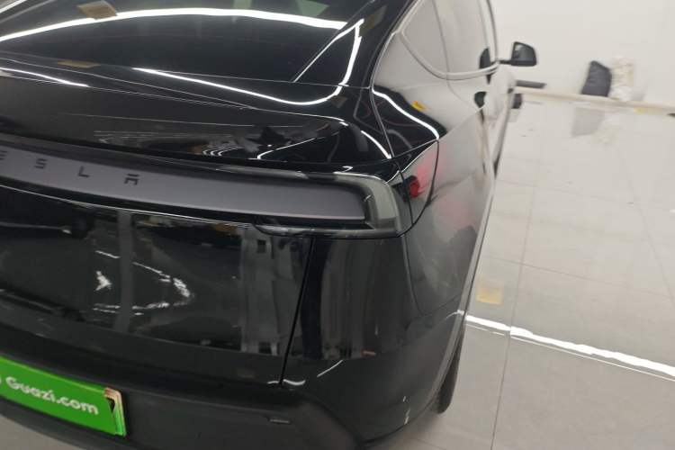 Used Tesla Model Y 2025 Rear-Wheel-Drive Version