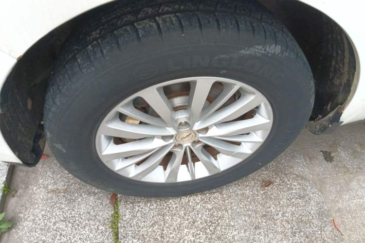 Used Zotye SR9 2017 2.0T Manual "Ultimate Light" Edition Left Front Wheel Hub