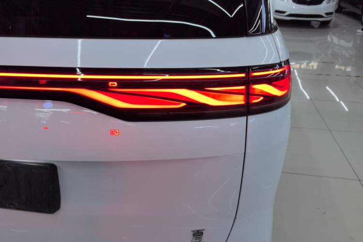 Used BYD Xia 2025 DM-i 1.5T 180km Beyond Edition
