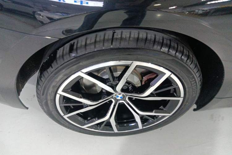 Used BMW 5 Series 2022 Second Facelift 530Li Leading Edition Luxury Package Exterior 5