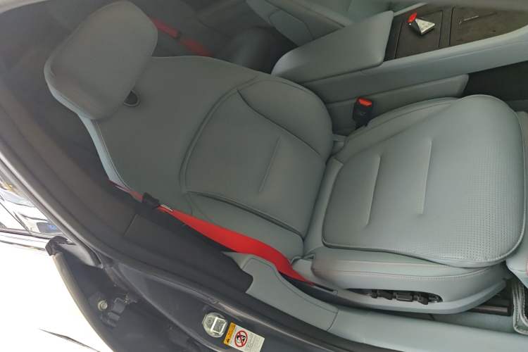 Used Avatr 12 2025 Ultra Extended-Range Edition Right Front Seat