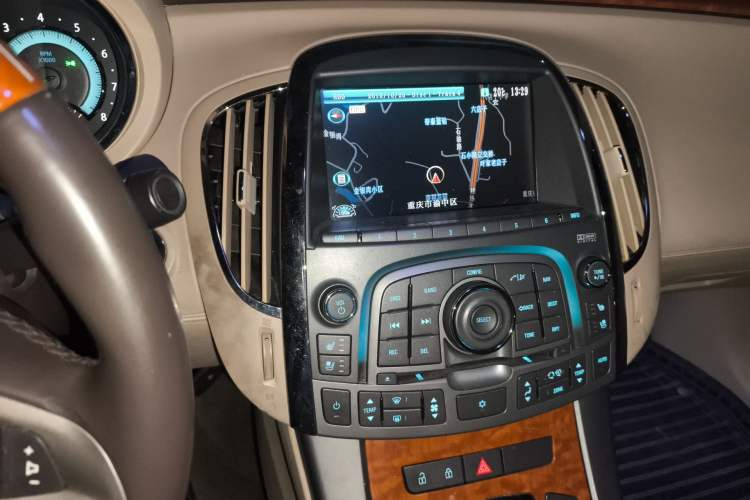 Used Buick LaCrosse 2011 2.4L SIDI Luxury Edition Audio And AC Panel