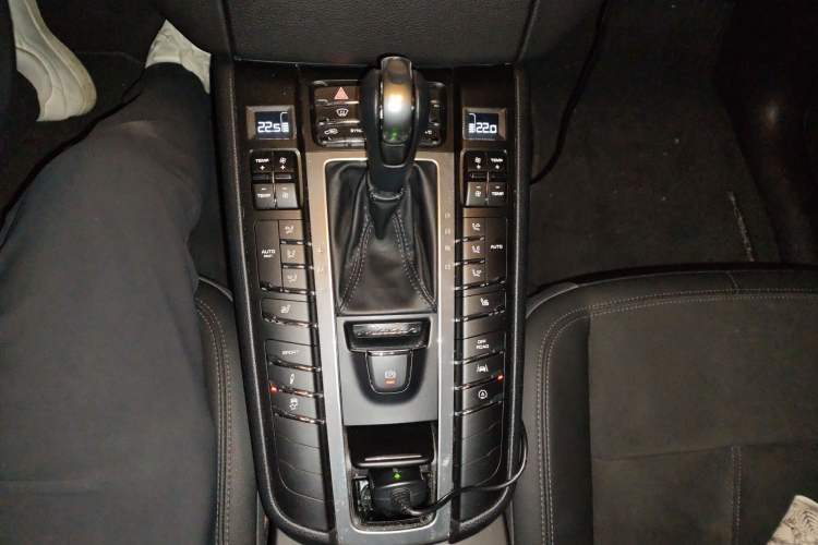 Used Porsche Macan 2017 Macan 2.0T Gear Lever