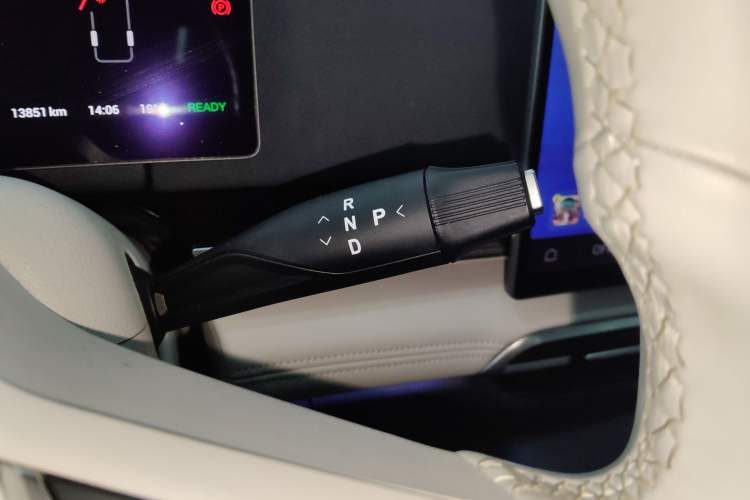 Used VOYAH Dream 2025 PHEV Four-Wheel-Drive Flagship Kunpeng Edition
