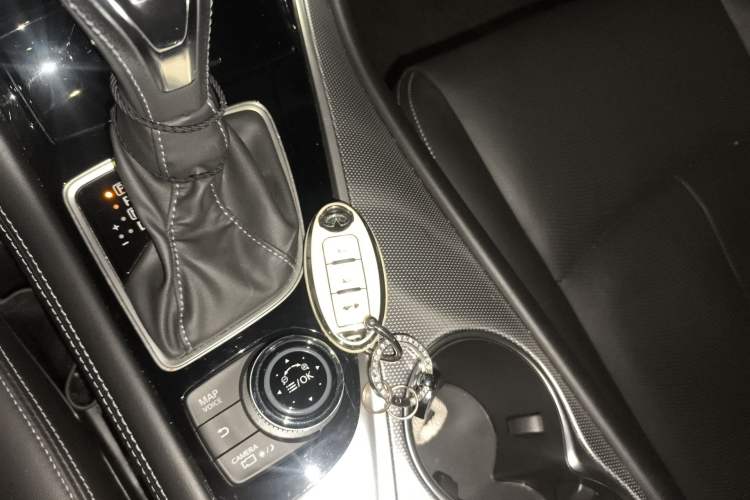 Used Infiniti Q50L 2018 2.0T Enjoyment Edition China V standard Vehicle Key