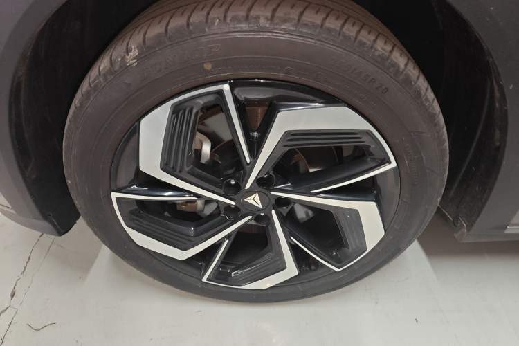 Used Deepal S07 2024 215Max Qiankun Intelligent Driving ADS SE Range-Extended Version
