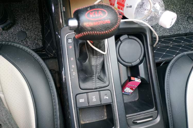 Used Kia Sorento 2015 Sorento L 2.2T Diesel 4WD Elite Edition 7 Seats China IV Standard
