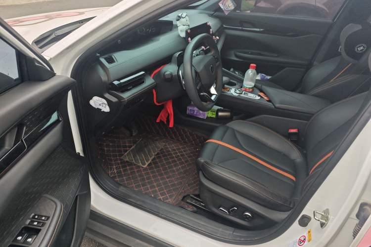 Used CHANGAN UNI-V 2024 1.5T Prestige Edition
