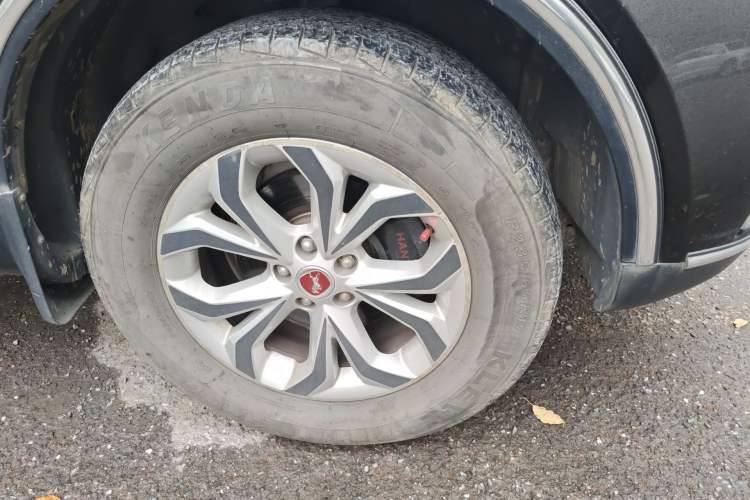 Used Hanteng X7 2016 1.5T Manual Luxury Edition Right Front Wheel Hub