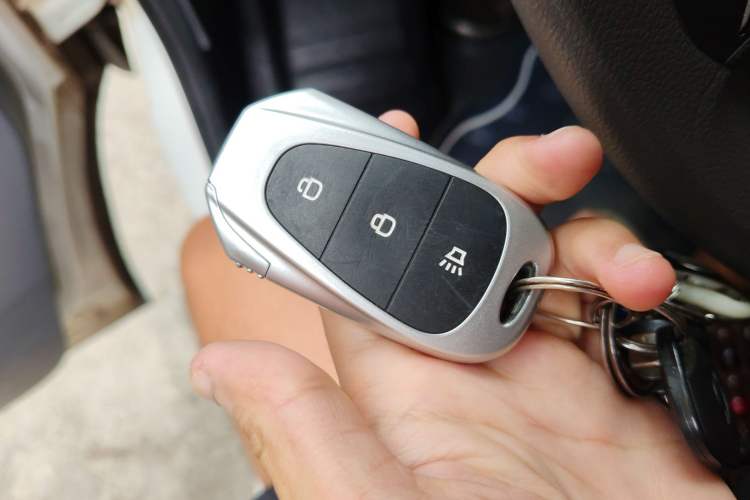 Used Foton Scenic i7 2025 Model—Professional Logistics Short-axle Front-wheel-drive, CATL 43.53 kWh, Zhiyuan Edition, Flat Roof, Single Tire, 2 Seats