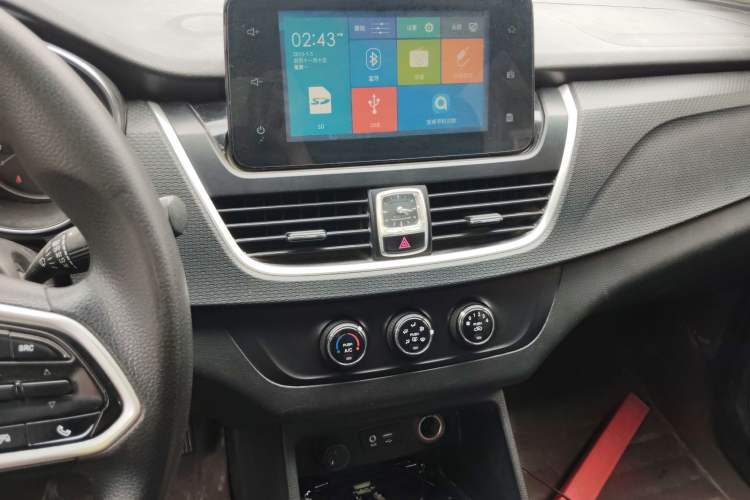 Used Baojun 730 2019 1.5L Manual Fashion Model 7-seater National V
