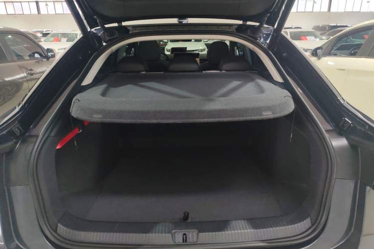 Used Volkswagen ID.7 VIZZION 2024 PRO Model Trunk