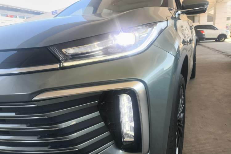 Used EXEED Lingyun 2024 300T Two-Wheel Drive Starlight Edition