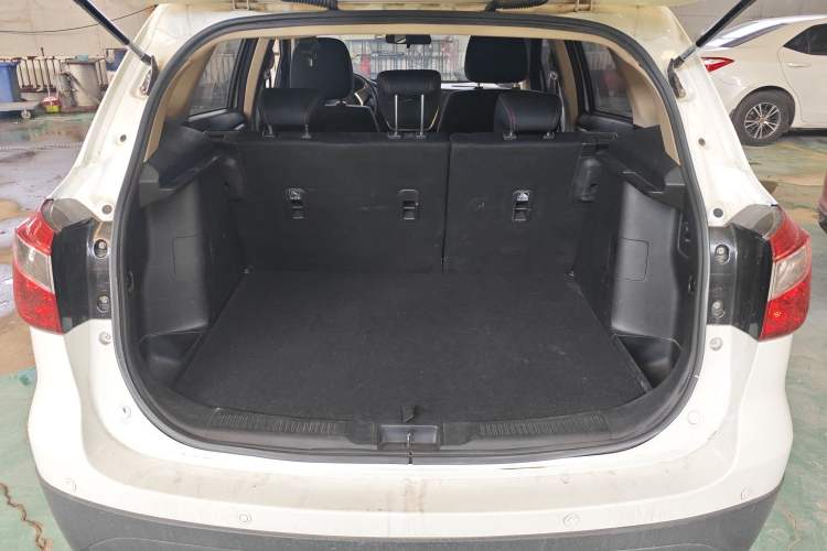 Used Suzuki S-Cross 2014 1.6L Manual Two-Wheel Drive Entry Model