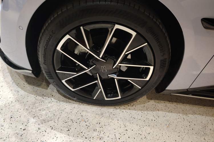 Used Avatr 06 2025 Pro Range-Extended Edition Left Front Wheel Hub