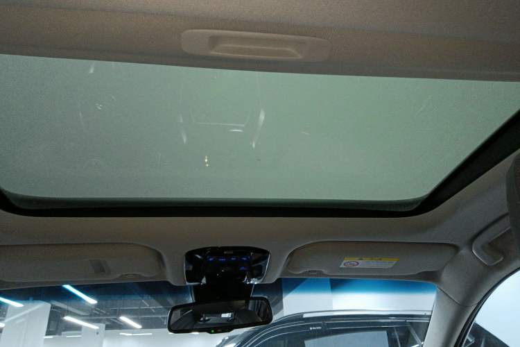 Used Toyota Harrier 2022 2.0L CVT Two-Wheel Drive Luxury Edition Headliner