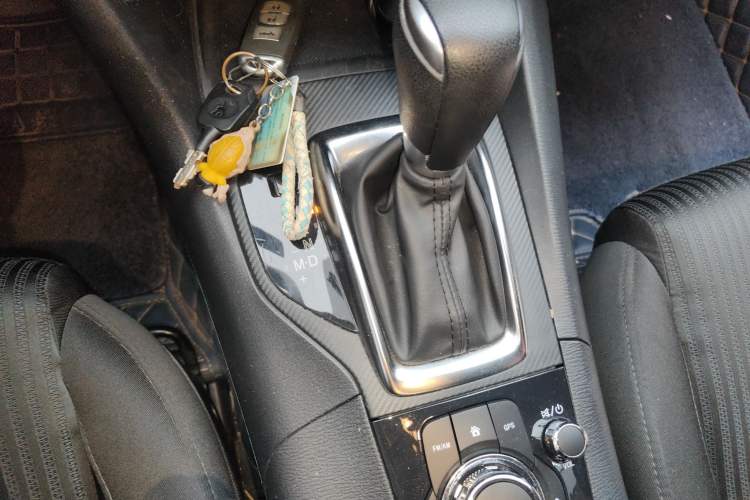 Used Mazda 3 Axela 2016 Sedan 1.5L Automatic Comfort Model