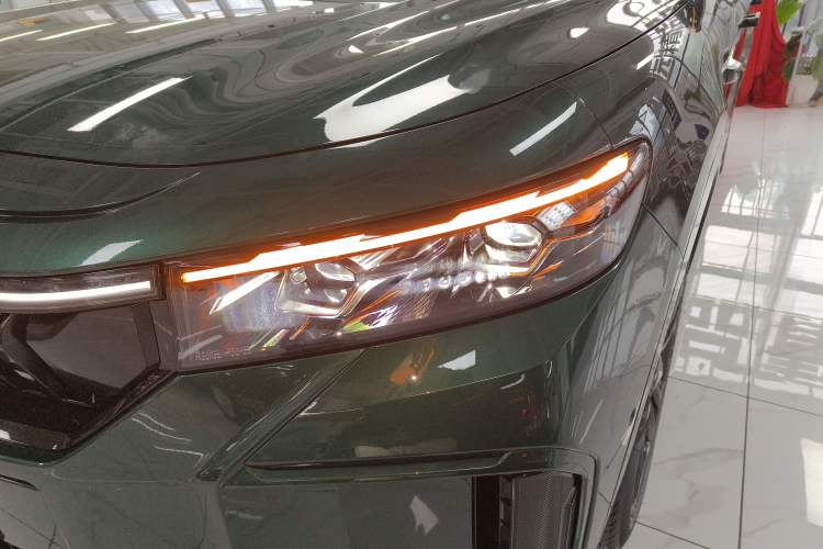 Used VOYAH FREE 2025 318 318 km Rear-Drive Touring Edition Left Front Headlight