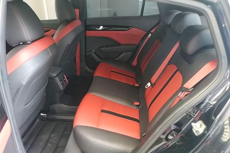 Used Dongfeng Aeolus Yixuan 2021 230T Automatic Dream-Chasing Rider Edition
