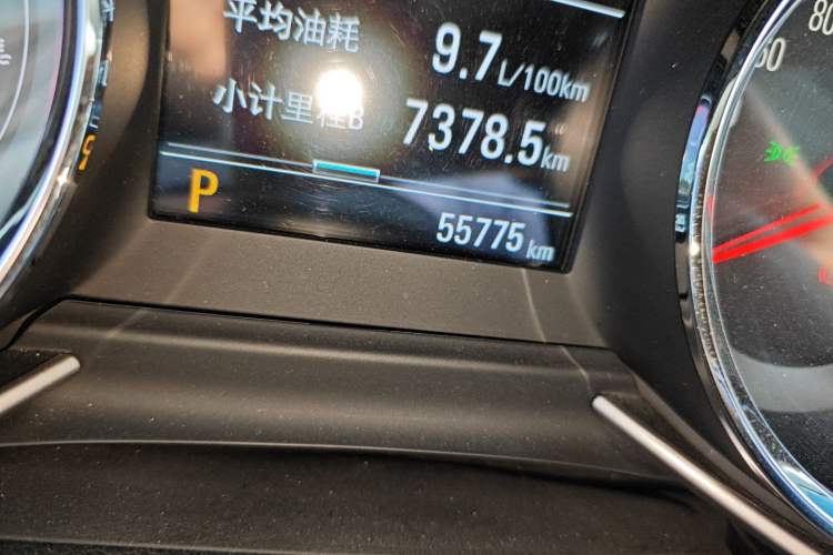 Used Chevrolet Orlando 2018 Redline 530T Automatic Zhaoxiang Edition (5+2 Seating) – China V Standard Odometer Close Up