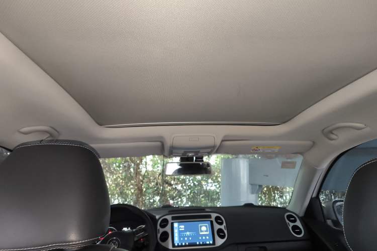 Used Volkswagen Tiguan 2017 300TSI Automatic Two-Wheel Drive Silk Road Comfort Edition Headliner