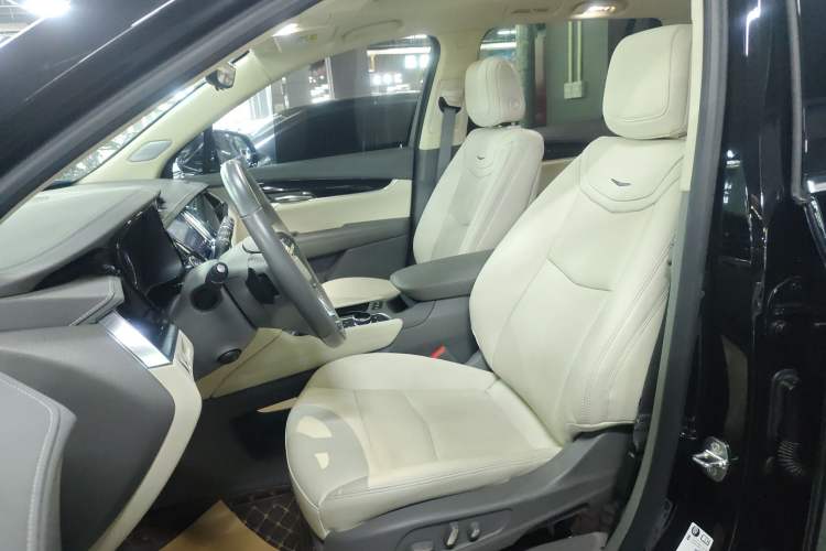 Used Cadillac XT6 2022 2.0T Six-Seater Four-Wheel-Drive Luxury Standard Edition
