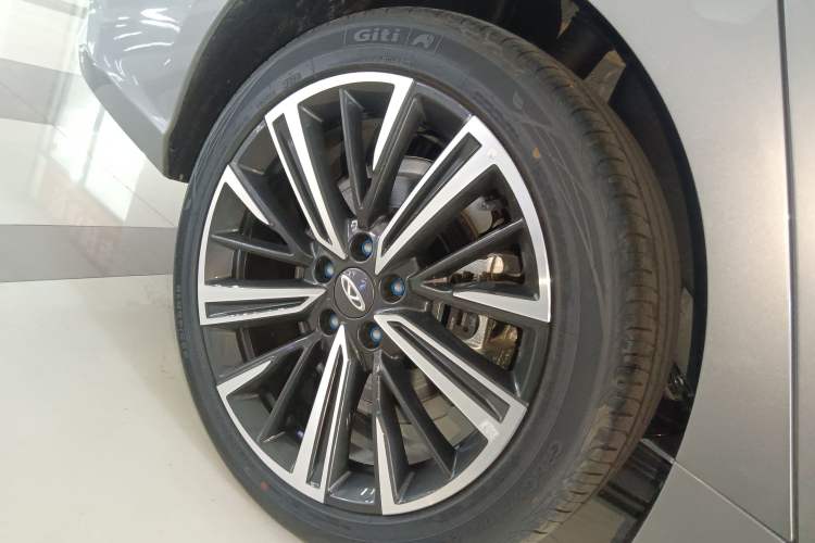 Used Chery Arrizo 8 2025 1.6T DCT Excellence Edition
