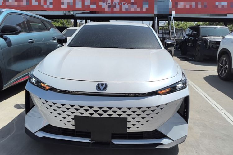 Used CHANGAN UNI-V iDD 2024 Blue Whale Smart Electric iDD 136km ZhiKu Model