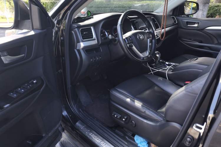 Used Toyota Highlander 2018 2.0T Four-Wheel Drive Prestige Version 7 Seats China VI Standard