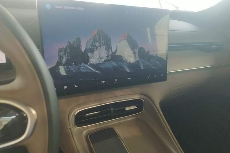 Used Chery Tiggo 8 PLUS 2025 290TGDI DCT Prestige 5-Seater