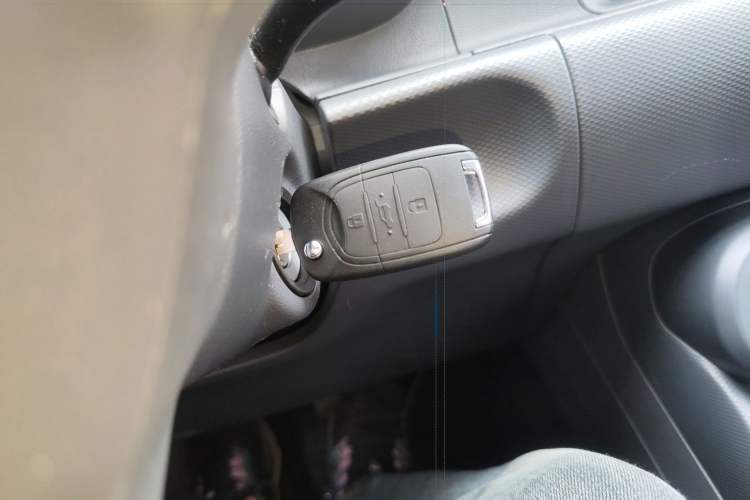 Used Wuling Hongguang New Energy 2025 Extended-Range Hybrid 50KM Comfort Version Interior 1