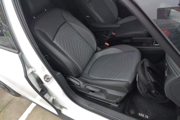 Used Volkswagen ID.3 2025 Smart Version Pure & Intelligent Enjoyment Edition Right Front Seat