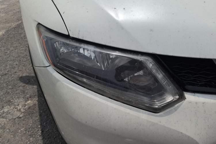 Used Nissan X-Trail 2015 2.0L CVT Comfort MAX Edition 2WD Right Front Headlight