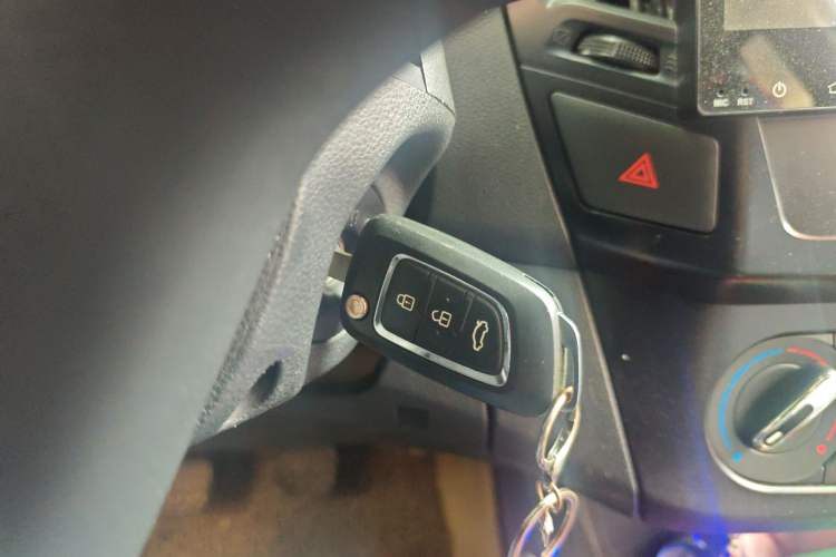 Used Dongfeng Aeolus AX3 2016 1.5L Manual ZhiKu Model Vehicle Key