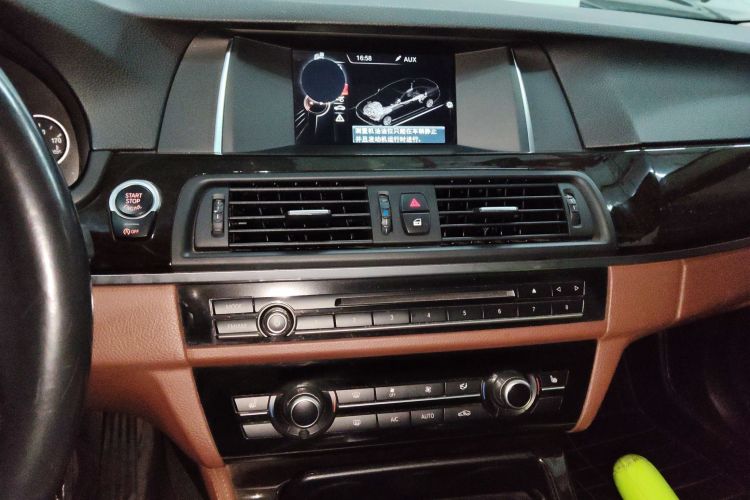 Used BMW 5 Series 2017 525Li Leading Model Audio And AC Panel