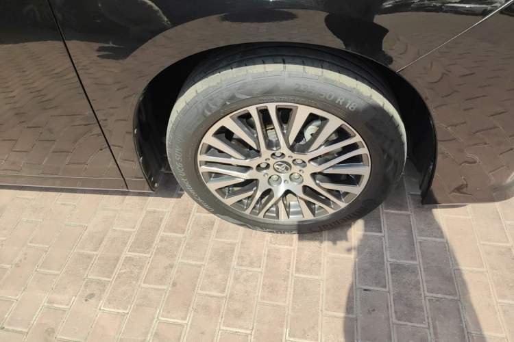 Used Toyota Alphard 2015 3.5L Prestige Edition Right Front Wheel Hub