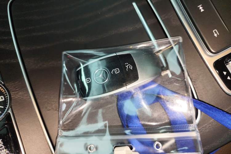 Used Mercedes-Benz E-Class 2019 Restyled E 300 L Sporty and Stylish Edition Vehicle Key