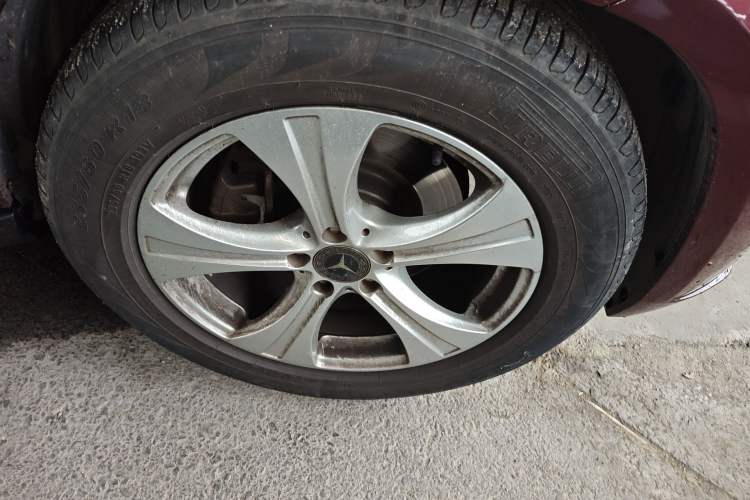 Used Mercedes-Benz GLK-Class 2011 GLK 300 4MATIC Luxury Model Right Front Wheel Hub